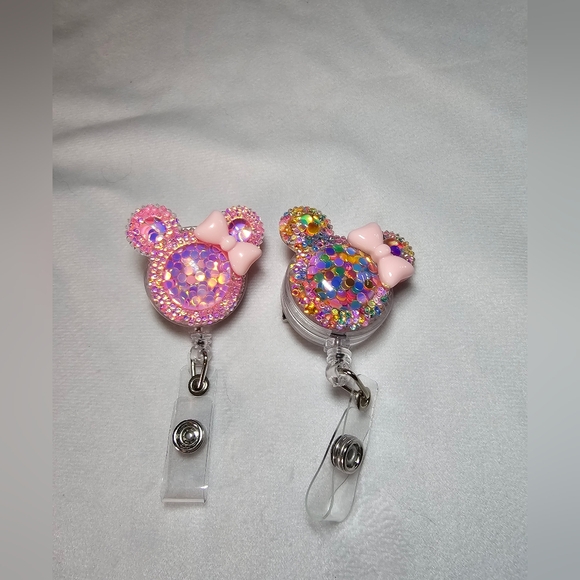 Retractable ID Badge Holder - Picture 3 of 3